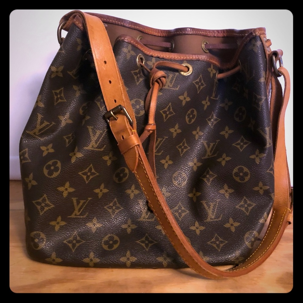 Louis Vuitton monogram Petit Noe bucket handbag!